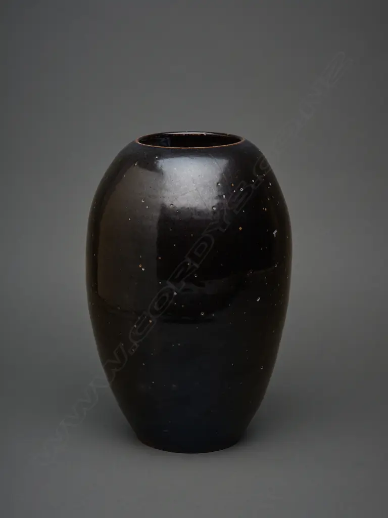 A Len Castle stoneware vase, Image 1++